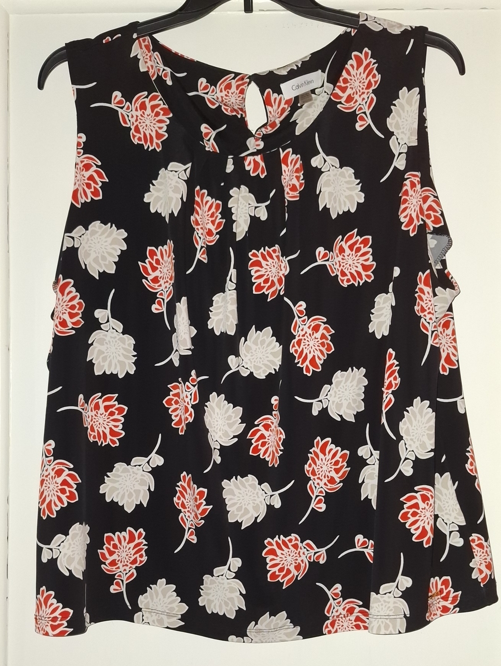 Calvin Klein Sleeveless Floral Blouse Sz 3X with Red & White Blooms